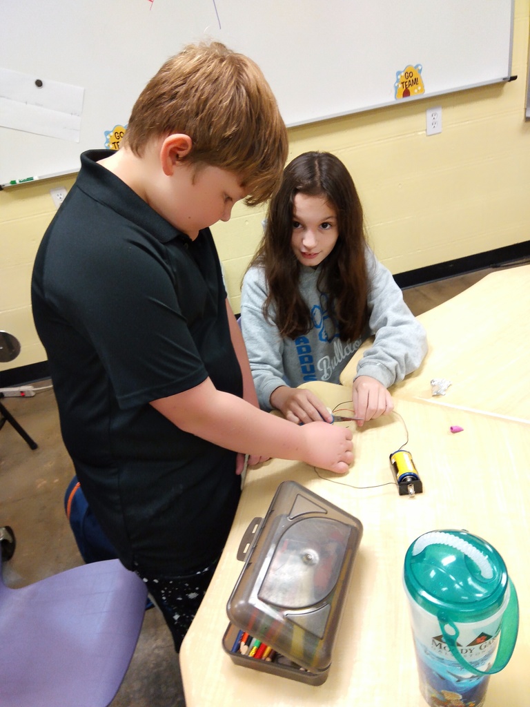 Circuit Labs in 4th Grade